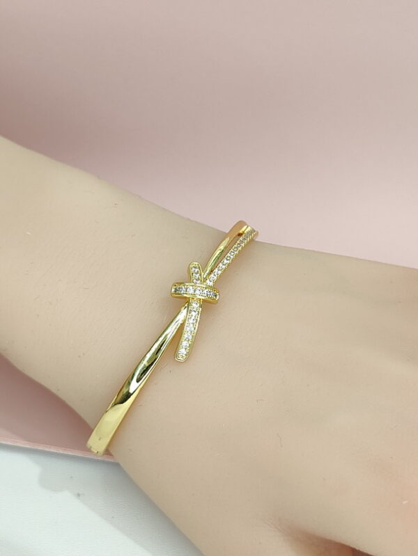 Copper Bangles Bracelets Butterfly Crystals/Zirconia Good Quality No Change Color For Women Girls CC24110016