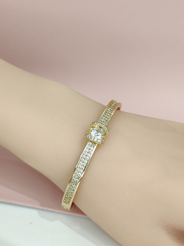 Copper Bangles Bracelets Butterfly Crystals/Zirconia Good Quality No Change Color For Women Girls CC24110017