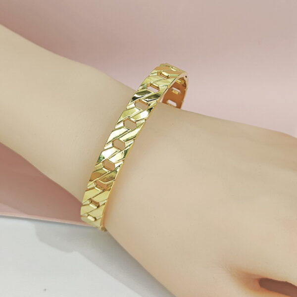 Stainless Steel Bangles Bracelets Crystals/Zirconia Geometric Twisted Good Quality No Change Color For Women Girls CS24110014