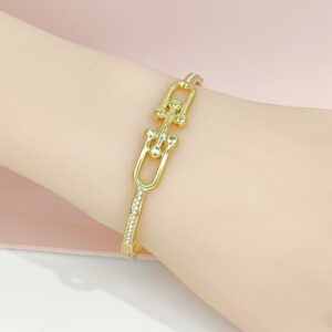 Stainless Steel Bangles Bracelets Crystals/Zirconia U Shape Horseshoe Buckle Good Quality No Change Color For Women Girls CS24110030