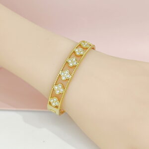 Stainless Steel Bangles Bracelets Crystals/Zirconia Hollow Out Kaleidoscope Clover Good Quality No Change Color For Women Girls CS24110032