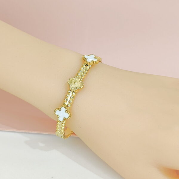 Stainless Steel Bangles Bracelets Crystals/Zirconia Lucky White Colour Clover Good Quality No Change Color For Women Girls CS24110035