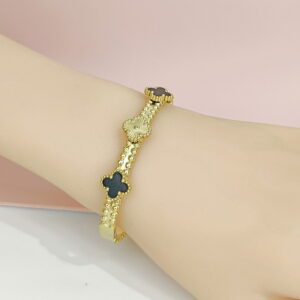 Stainless Steel Bangles Bracelets Crystals/Zirconia Lucky Black Colour Clover Good Quality No Change Color For Women Girls CS24110036