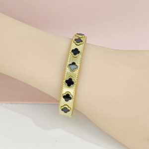 Stainless Steel Bangles Bracelets Crystals/Zirconia Lucky Black Colour Clover Good Quality No Change Color For Women Girls CS24110039