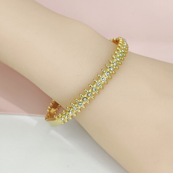 Stainless Steel Bangles Bracelets Crystals/Zirconia Bullet Nail Good Quality No Change Color For Women Girls CS24110042