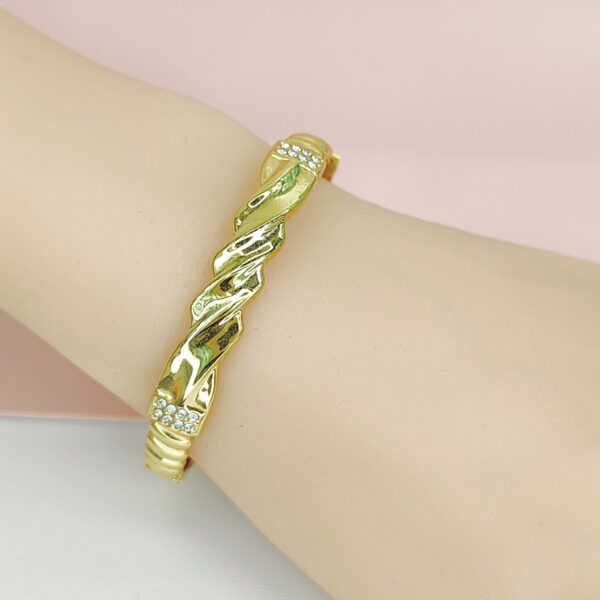 Stainless Steel Bangles Bracelets Crystals/Zirconia Spiral Good Quality No Change Color For Women Girls CS24110045