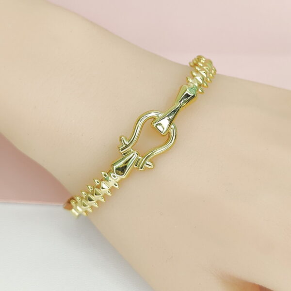 Stainless Steel Bangles Bracelets Crystals/Zirconia U Shape Horseshoe Buckle Good Quality No Change Color For Women Girls CS24110058