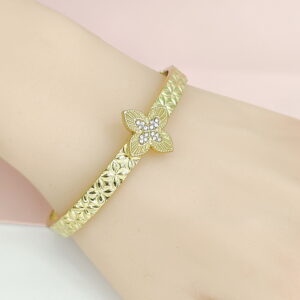 Stainless Steel Bangles Bracelets Crystals/Zirconia Four-Leaf Clover Good Quality No Change Color For Women Girls CS24110062