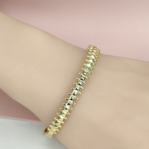 Stainless Steel Bangles Bracelets Crystals/Zirconia Bullet Nail Pagoda Good Quality No Change Color For Women Girls CS24110070