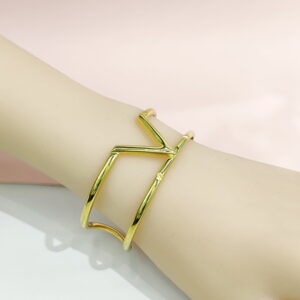 Stainless Steel Bangles Bracelets V Shape Good Quality No Change Color For Women Girls CS241216013