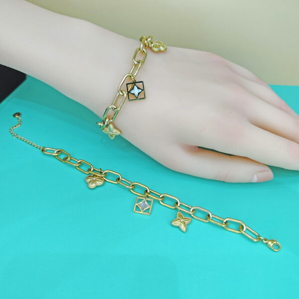 Stainless Steel Bracelets Bangles with Pandents Four-Leaf Clover Good Quality No Change Color For Women Girls  ES250108004