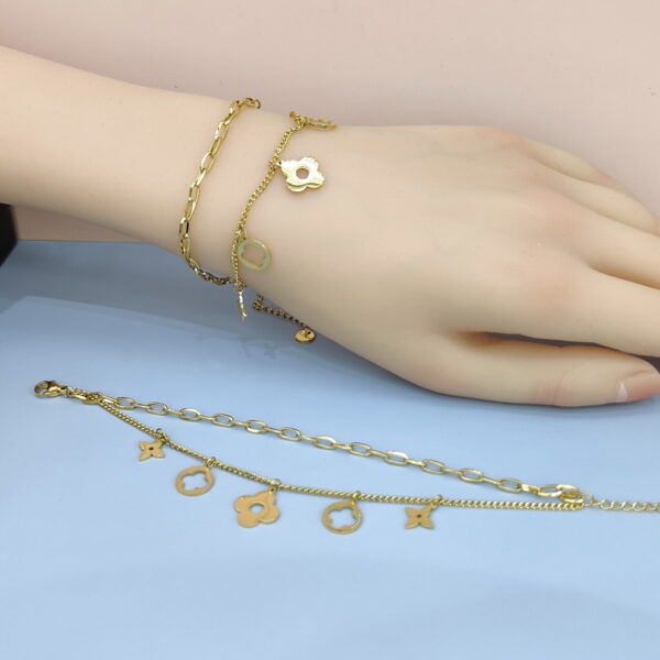 Stainless Steel Bracelets Bangles with Pandents Four-Leaf Clover Good Quality No Change Color For Women Girls  ES250108016