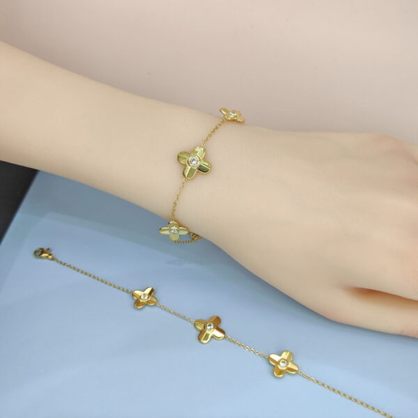 Stainless Steel Bracelets Bangles with Pandents Four-Leaf Clover Good Quality No Change Color For Women Girls  ES250108032