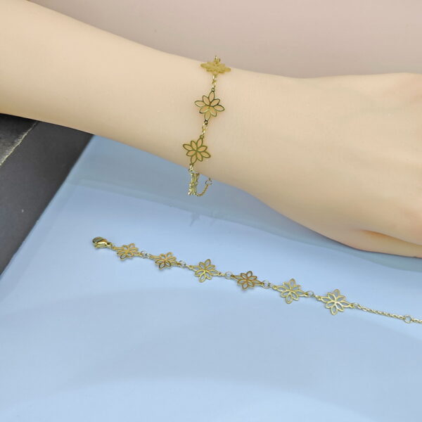 Stainless Steel Bracelets Bangles with Pandents Flowers Good Quality No Change Color For Women Girls  ES250108035