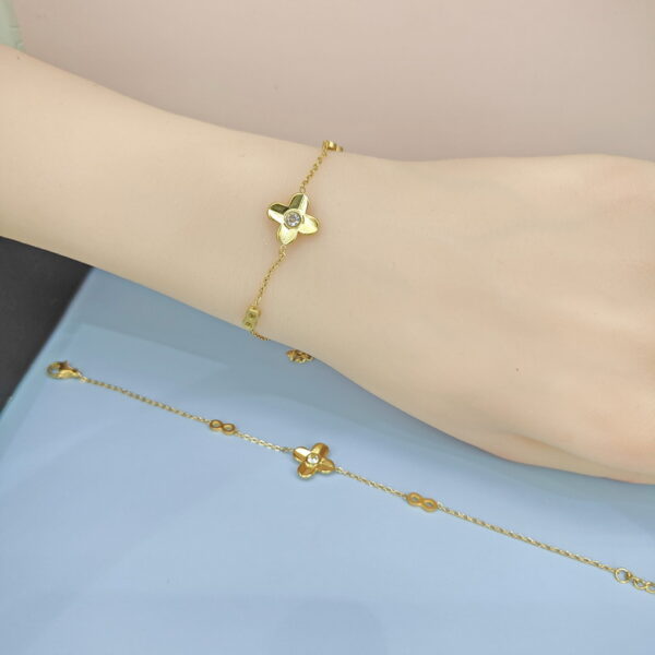 Stainless Steel Bracelets Bangles with Pandents Four-Leaf Clover Cross Good Quality No Change Color For Women Girls  ES250108056
