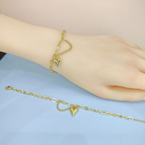 Stainless Steel Bracelets Bangles with Pandents Love Heart Good Quality No Change Color For Women Girls  ES250108071