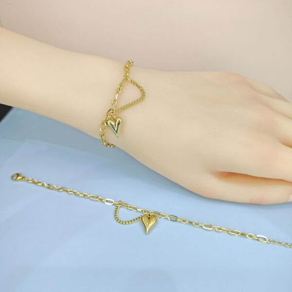 Stainless Steel Bracelets Bangles with Pandents Love Heart Good Quality No Change Color For Women Girls  ES250108071