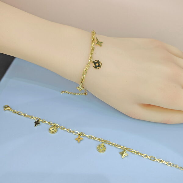 Stainless Steel Bracelets Bangles with Pandents Four-Leaf Clover Cross Good Quality No Change Color For Women Girls  ES250108076