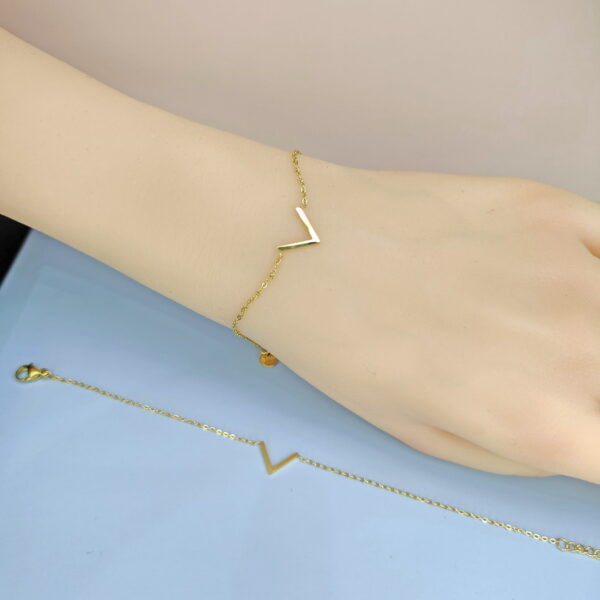 Stainless Steel Bracelets Bangles with Pandents V Shape Good Quality No Change Color For Women Girls  ES250108122