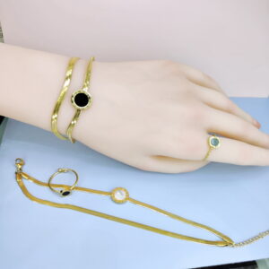 Stainless Steel Bracelets Bangles with Pandents Round Good Quality No Change Color For Women Girls  ES250108142