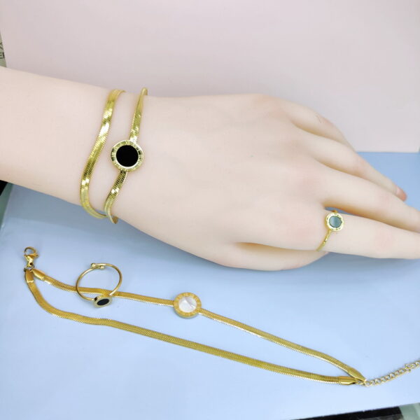 Stainless Steel Bracelets Bangles with Pandents Round Good Quality No Change Color For Women Girls  ES250108142