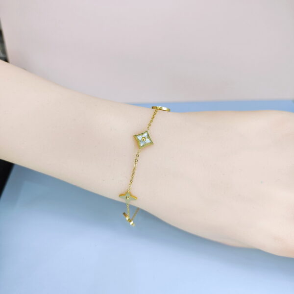 Stainless Steel Bracelets Bangles with Pandents Rhombic Good Quality No Change Color For Women Girls  ES250108143