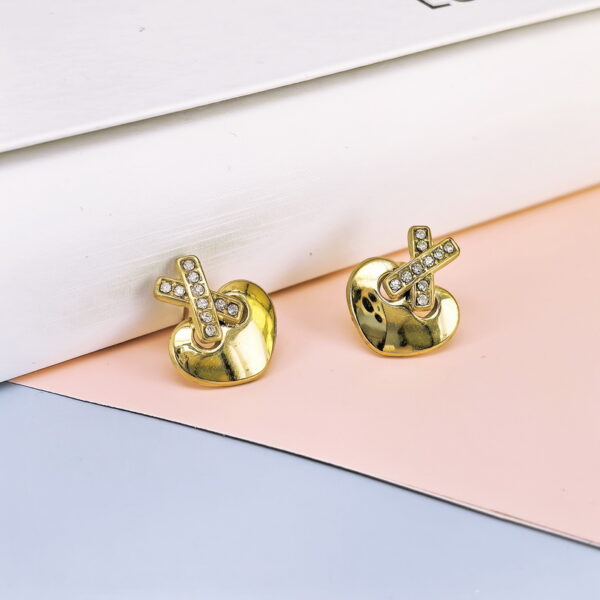 Stainless Steel Cubic Earrings  for Women and Girls Love Butterfly Good Quality No Change Color BS250301007