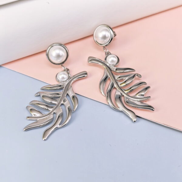 Stainless Steel Cubic Earrings  for Women and Girls Zicronia Crystal Good Quality No Change Color BS250301135
