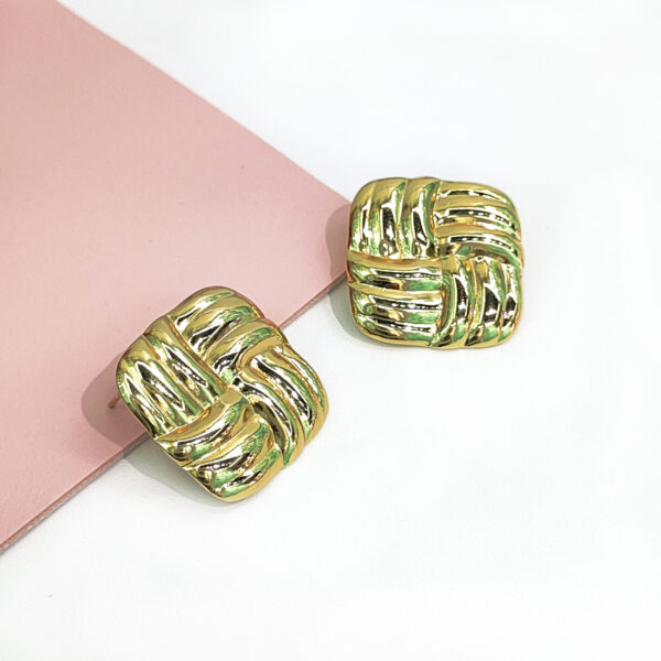 Stainless Steel Earrings Geometric Pleats Twist Helix Good Quality No Change Color For Women Girls BS24110003