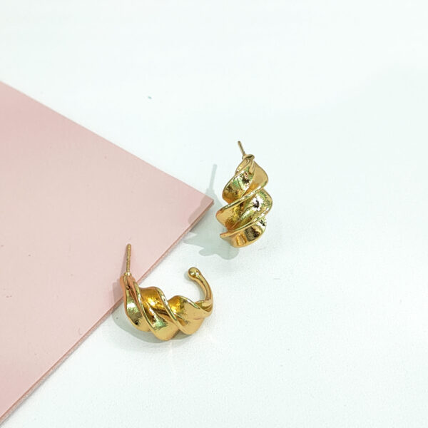 Stainless Steel Earrings Irregular Corrugated Twist C-Shape Good Quality No Change Color For Women Girls BS24110028