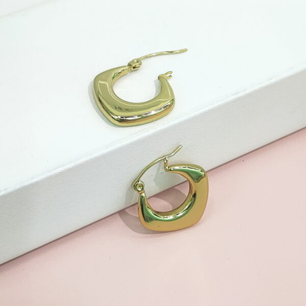 Stainless Steel Earrings Smooth C Shape Good Quality No Change Color For Women Girls BS24110211