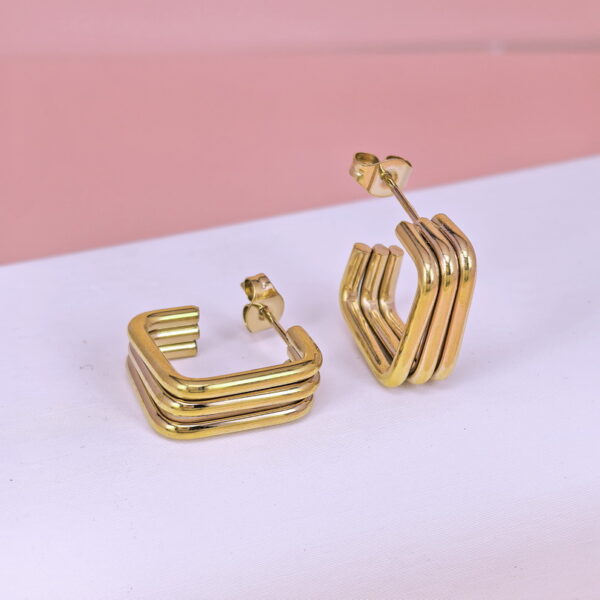 Stainless Steel Earrings  for Women and Girls C Shape Good Quality No Change Color BS2503270002