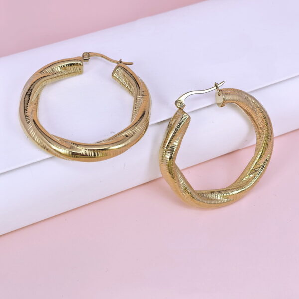 Stainless Steel Earrings  for Women and Girls C Shape Good Quality No Change Color BS2503270004
