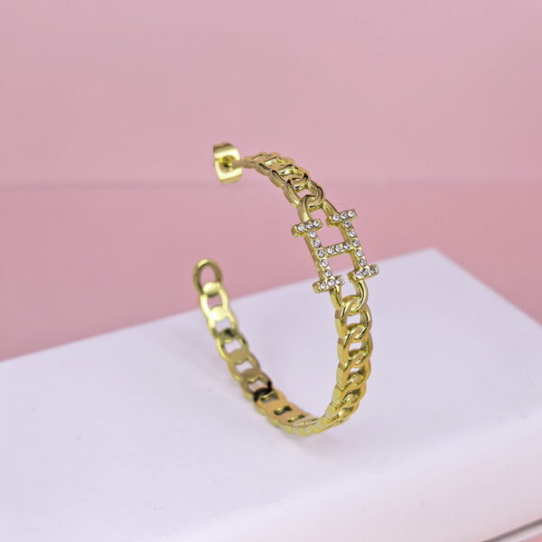 Stainless Steel Earrings  for Women and Girls C Shape Good Quality No Change Color BS2503270040