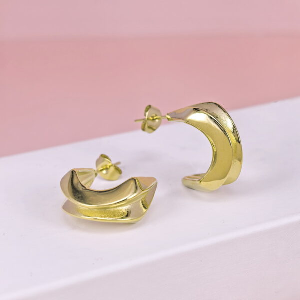 Stainless Steel Earrings  for Women and Girls C Shape Good Quality No Change Color BS2503270063