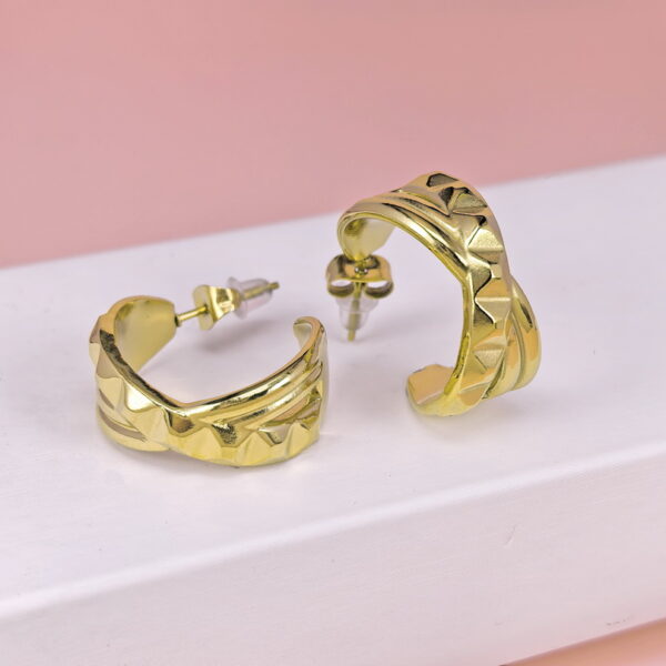 Stainless Steel Earrings  for Women and Girls C Shape Good Quality No Change Color BS2503270070