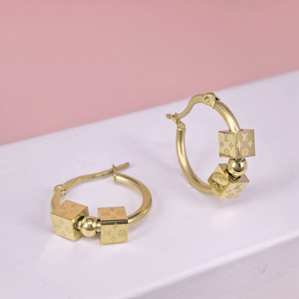 Stainless Steel Earrings  for Women and Girls C Shape Good Quality No Change Color BS2503270079