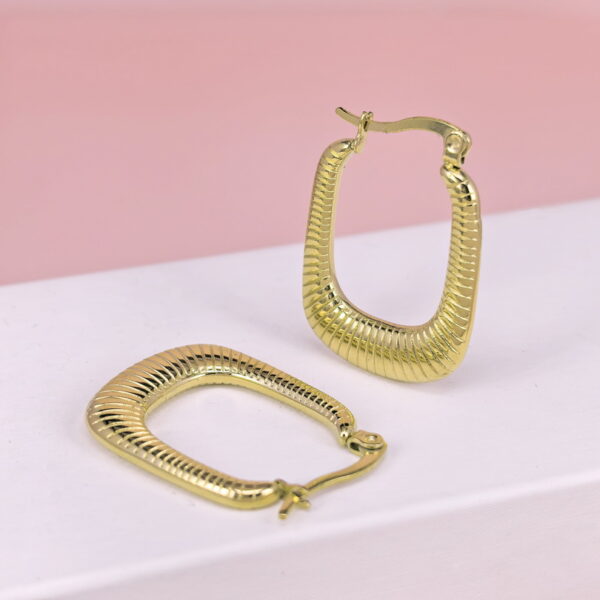 Stainless Steel Earrings  for Women and Girls C Shape Good Quality No Change Color BS2503270091