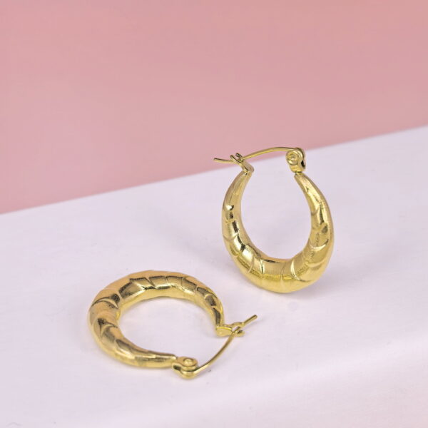 Stainless Steel Earrings  for Women and Girls C Shape Good Quality No Change Color BS2503270104