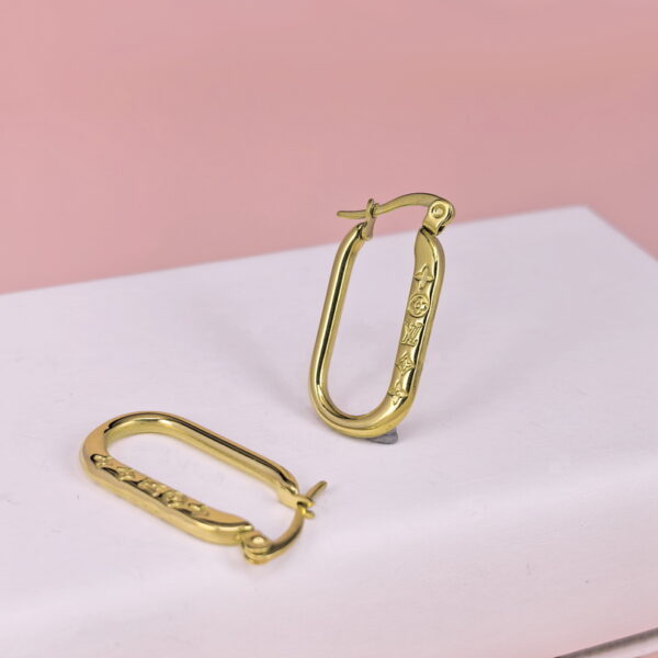 Stainless Steel Earrings  for Women and Girls C Shape Good Quality No Change Color BS2503270110