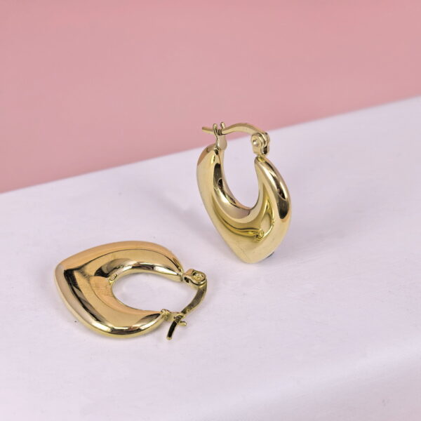 Stainless Steel Earrings  for Women and Girls C Shape Good Quality No Change Color BS2503270114