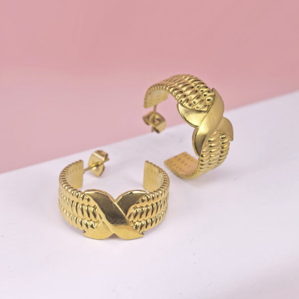 Stainless Steel Earrings  for Women and Girls C Shape Good Quality No Change Color BS2503270126