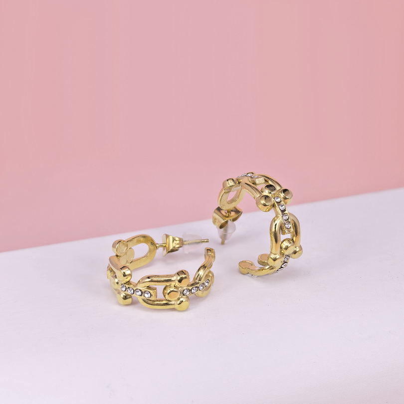 Stainless Steel Earrings  for Women and Girls C Shape Good Quality No Change Color BS2503270163
