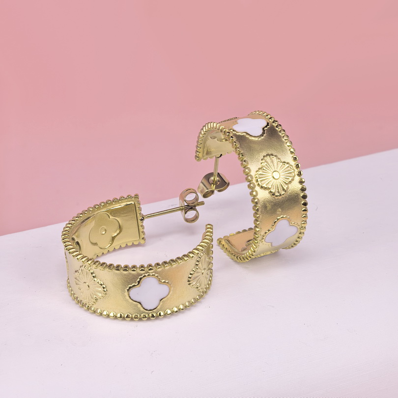 Stainless Steel Earrings  for Women and Girls C Shape Good Quality No Change Color BS2503270197