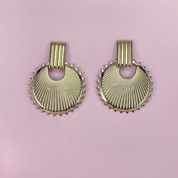 Stainless Steel Earrings  for Women and Girls Round  Good Quality No Change Color BS2503270243