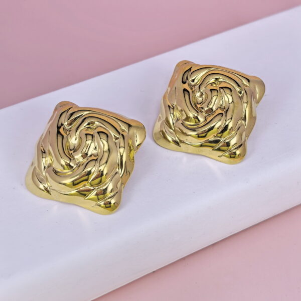 Stainless Steel Earrings  for Women and Girls Rhombus Good Quality No Change Color BS2503270277