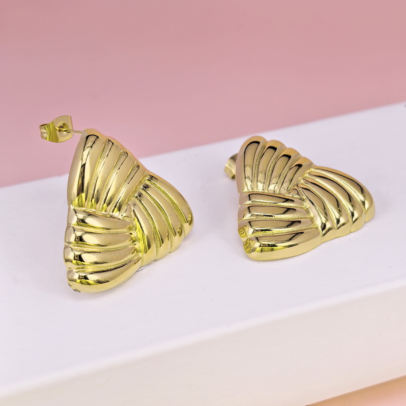 Stainless Steel Earrings  for Women and Girls Letter Love Good Quality No Change Color BS2503270292